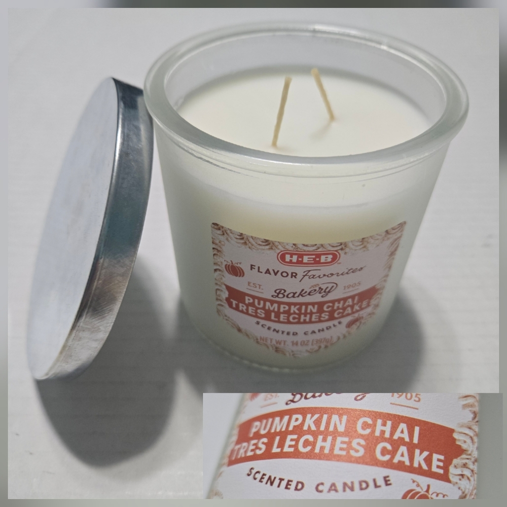 Pumpkin Spice Candle, Pumpkin Chai Tres Leches Cake from heb bakery, double wick